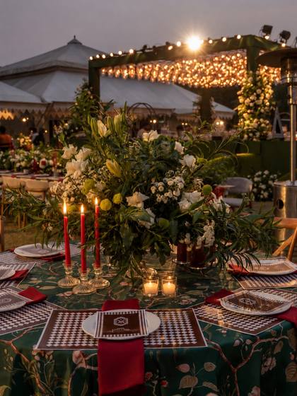 Tablescape and Floral detail — Reception decor — Alila + Samode Jaipur